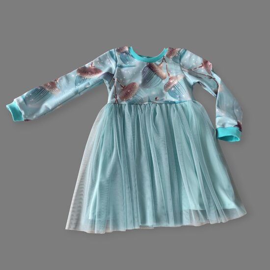 Kleita "Ozolzīles" ar tillu